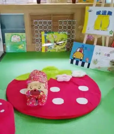 Children's Cute Cartoon Baby Fabric Strawberry Sofa