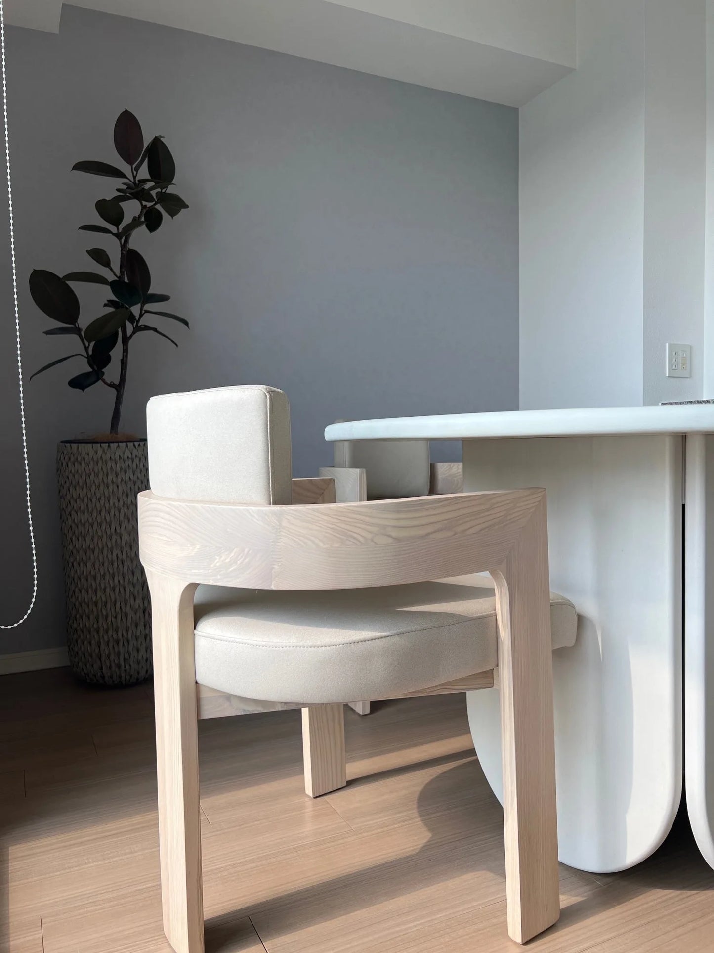 Nordic Light Luxury Solid Wood Dining Chair