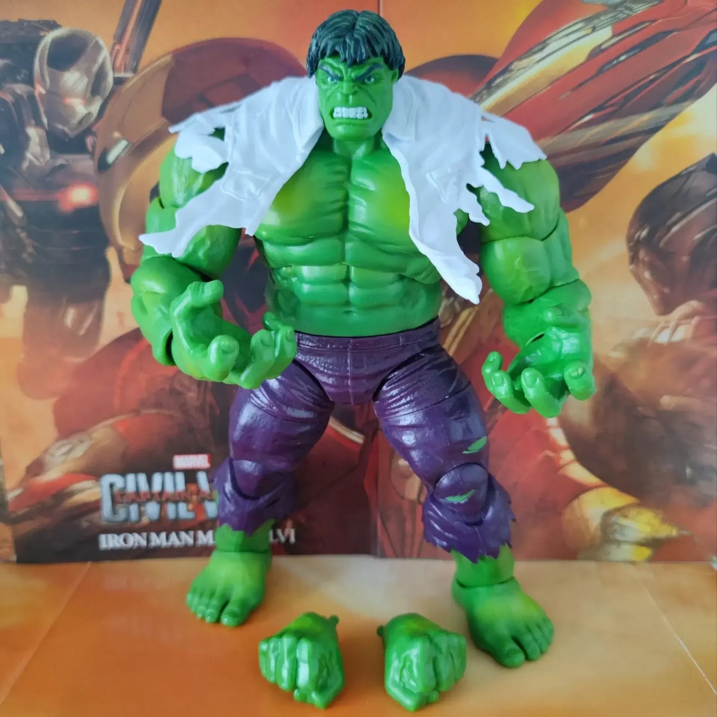 Marvel Avengers Hulk 8" Action Figure