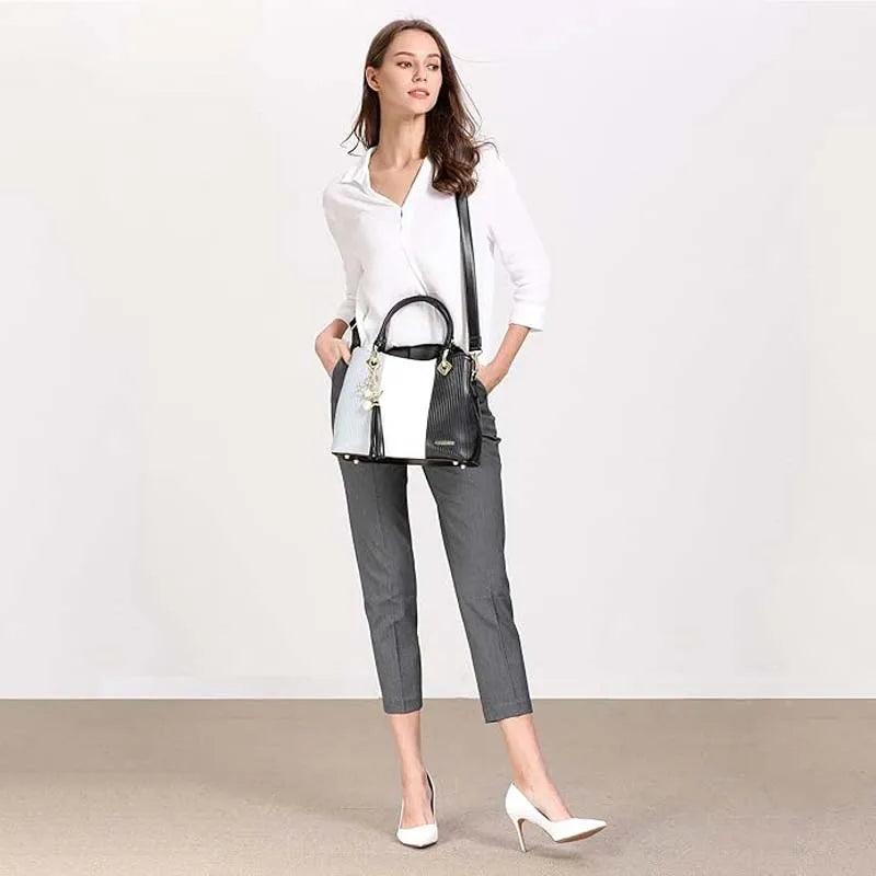 Shoulder Bag in Beautiful Color Combinations