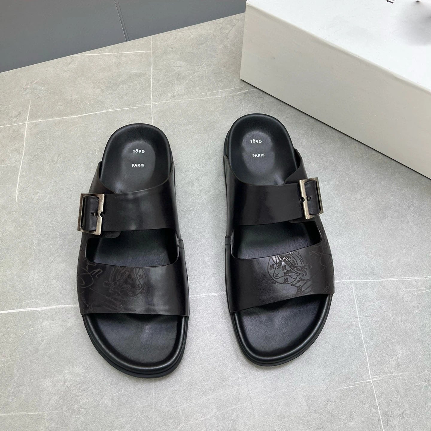 High-end Men's Polished Leather Slippers