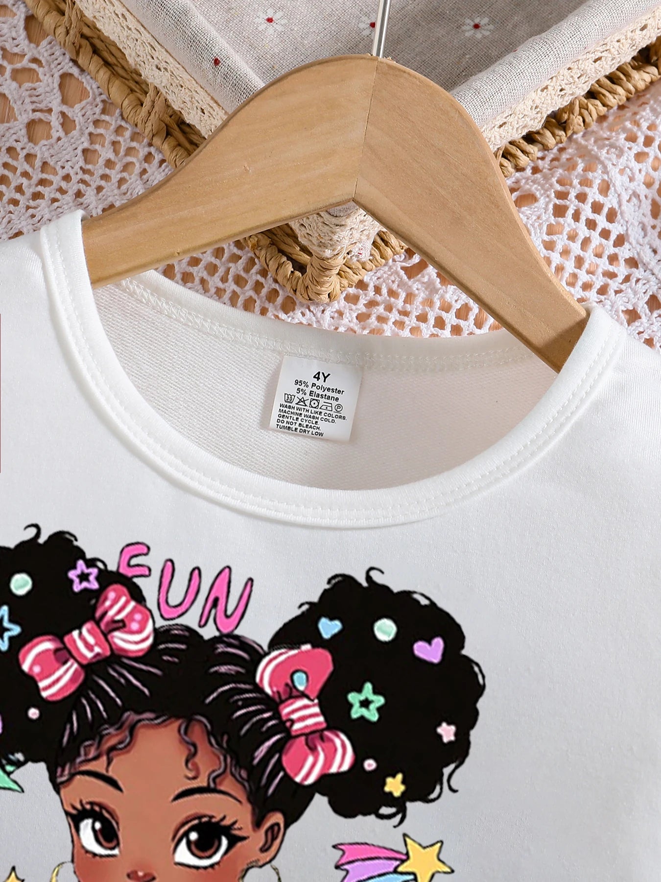 Girls' Fashion Set Cartoon Printed Long Sleeve and Solid Color Slimming Pants