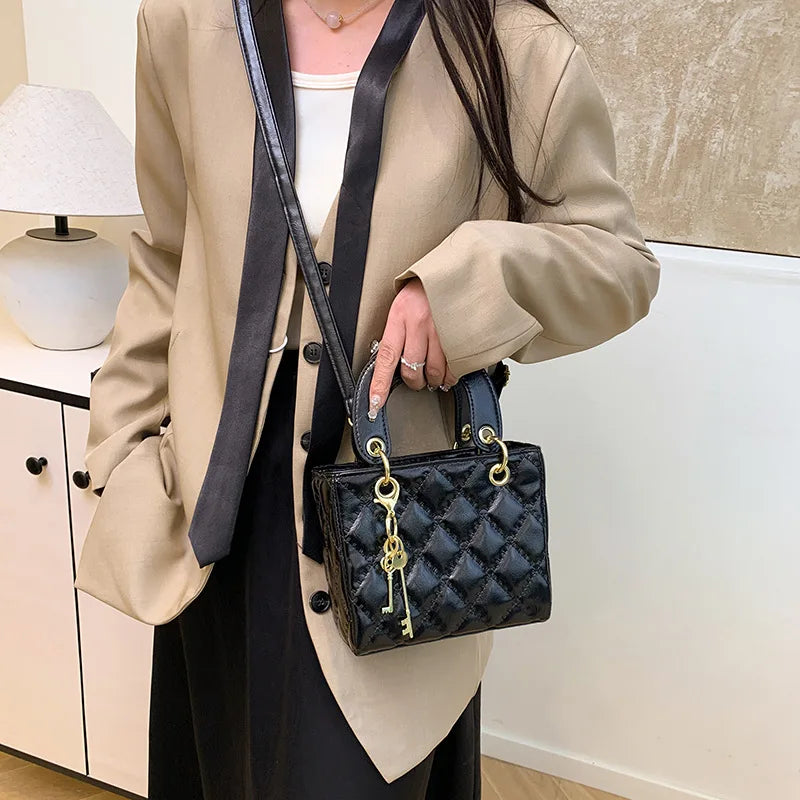 Fashionable Texture Diamond Grid Shoulder Bag