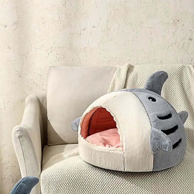 Cat's Nest Portable Shark Shape Cloth Shading Cat Bed