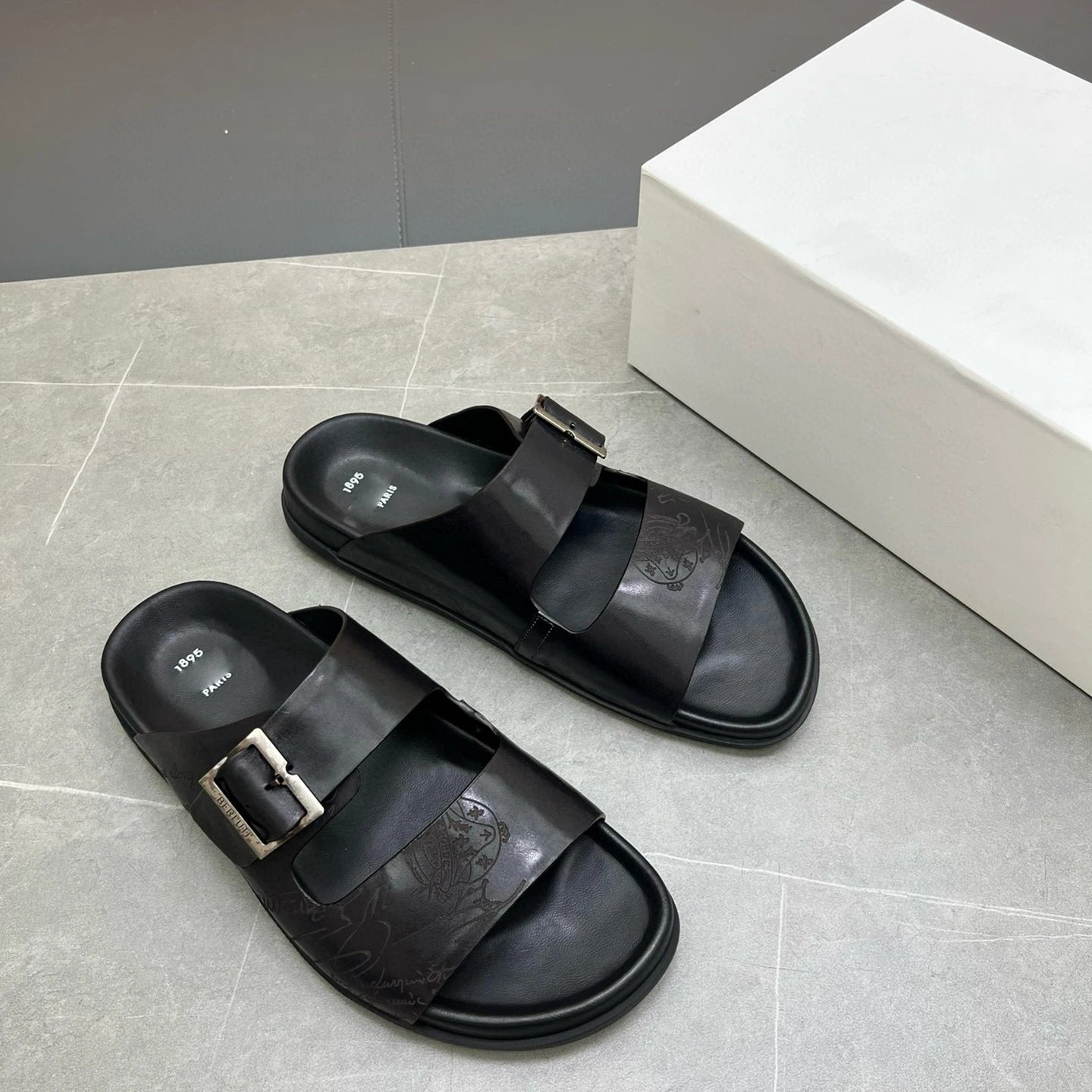 High-end Men's Polished Leather Slippers