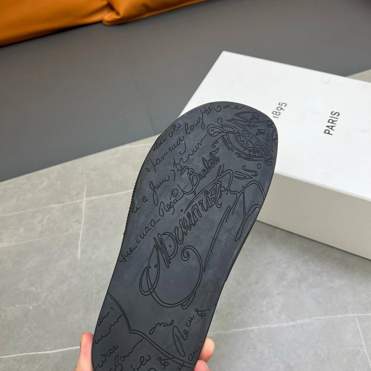 High-end Men's Polished Leather Slippers